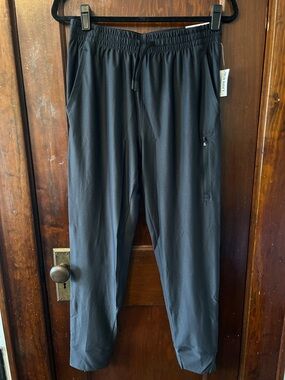 NWT! Black Old Navy Men’s Knit Tech Joggers, Size Small
